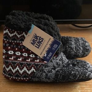 Muk Luks Men's Knit Sherpa lined slippers NWT SZ S/M (8/10)